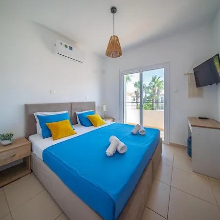 Palm Eva Paralimni
