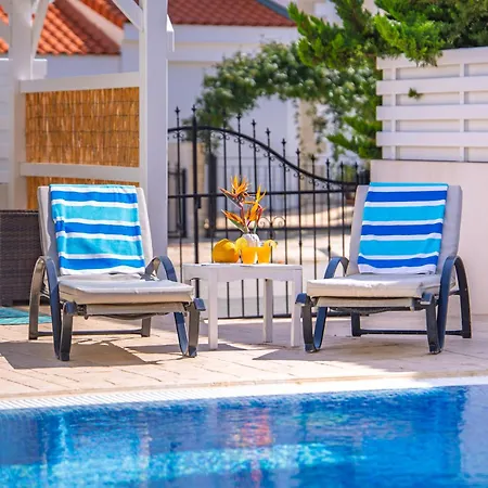 Palm Eva Villa